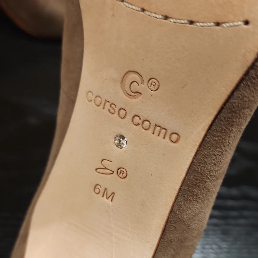 Corso Como Classic Tan Suede Heels - Picture 3 of 7